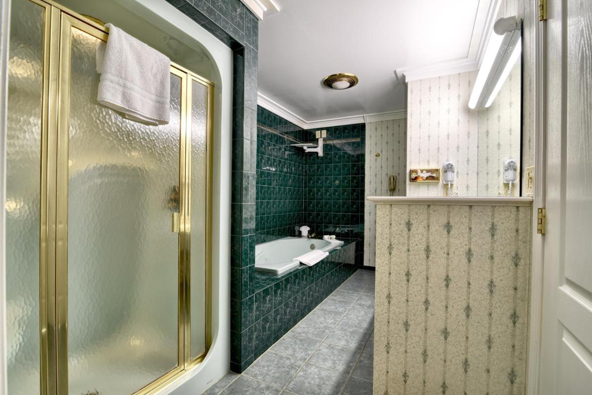 Roosevelt Inn & Suites Saratoga Springs - Housity