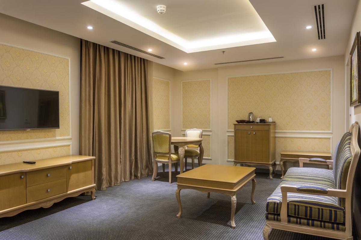 Suitetrails - La Roche Hotel