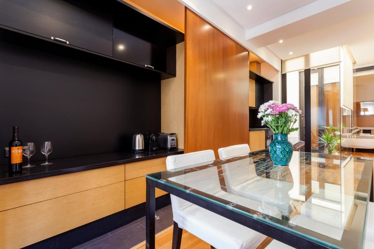 Suitetrails - Artist's Charming Design - Space Maison Apartments