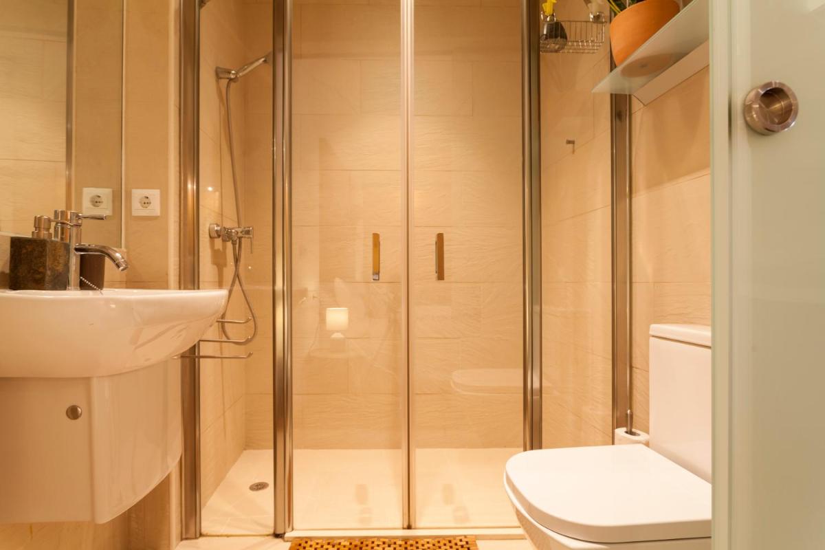 Suitetrails - Artist's Charming Design - Space Maison Apartments