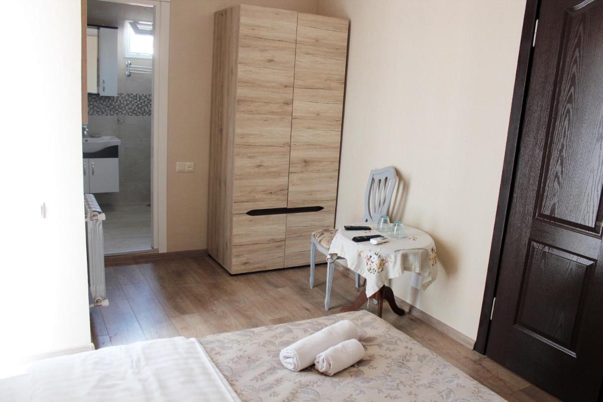 Hotel Elegant Garden - Housity