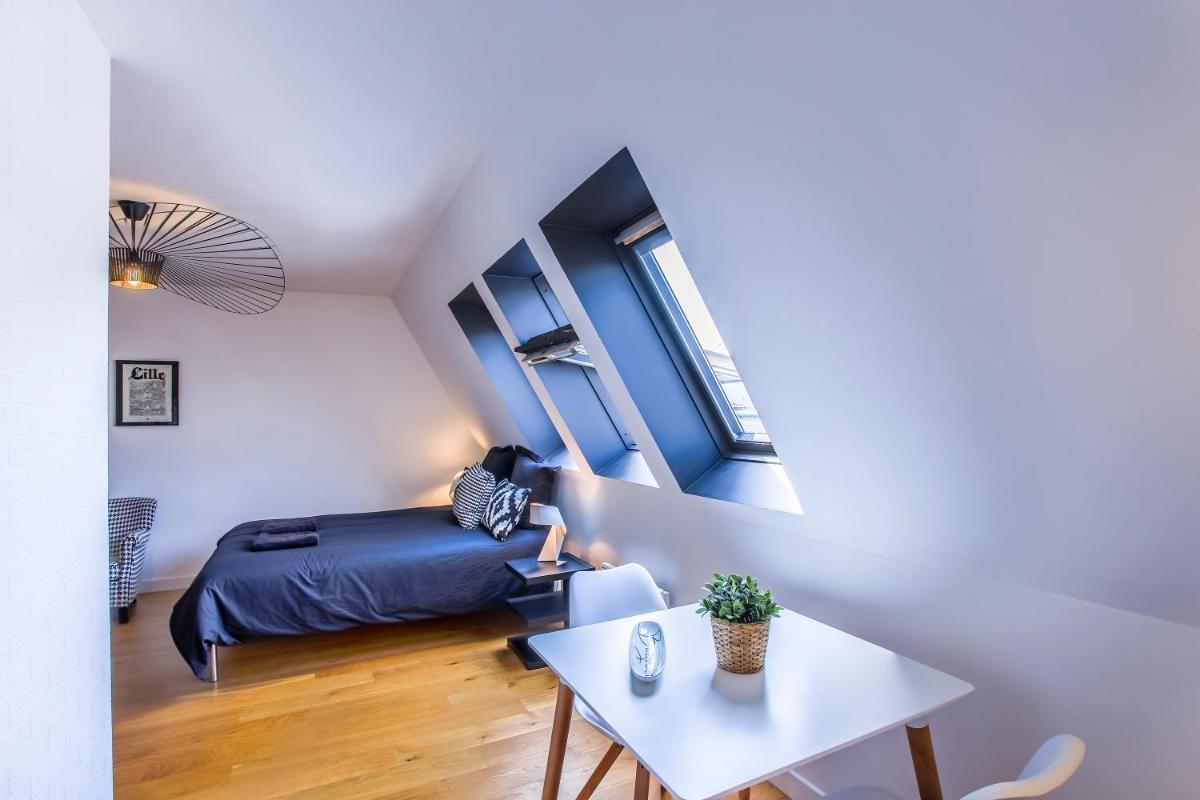 Appartement Design Hyper Centre Lille - NETFLIX wifi Fibre - Parking - Housity