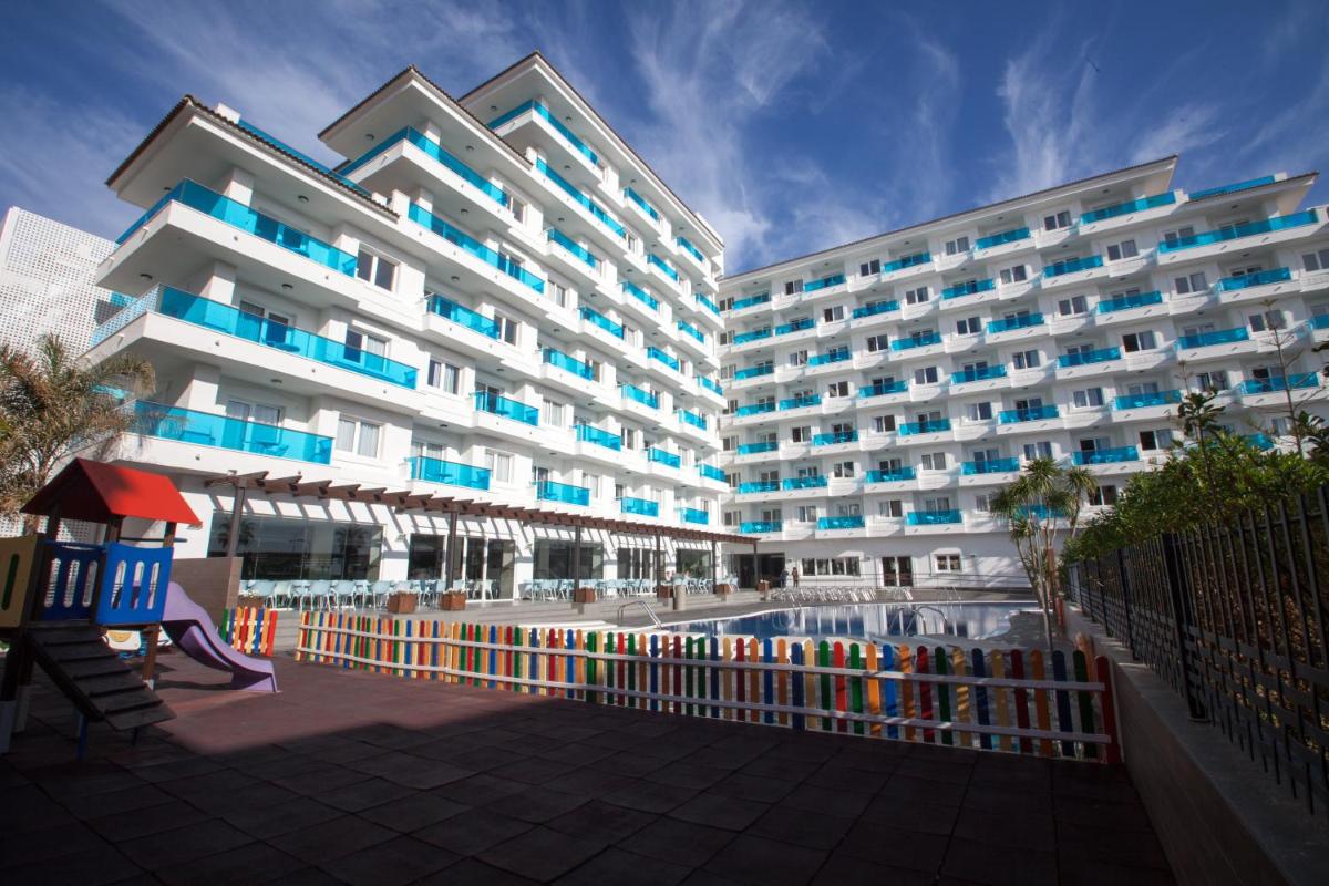 Edificio en el que se encuentra el apartahotel