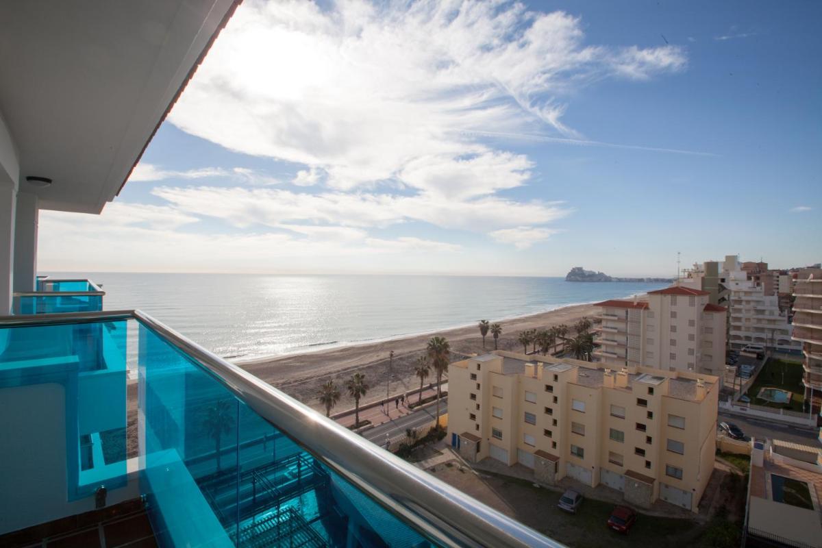 Vista general del mar o vista desde el apartahotel