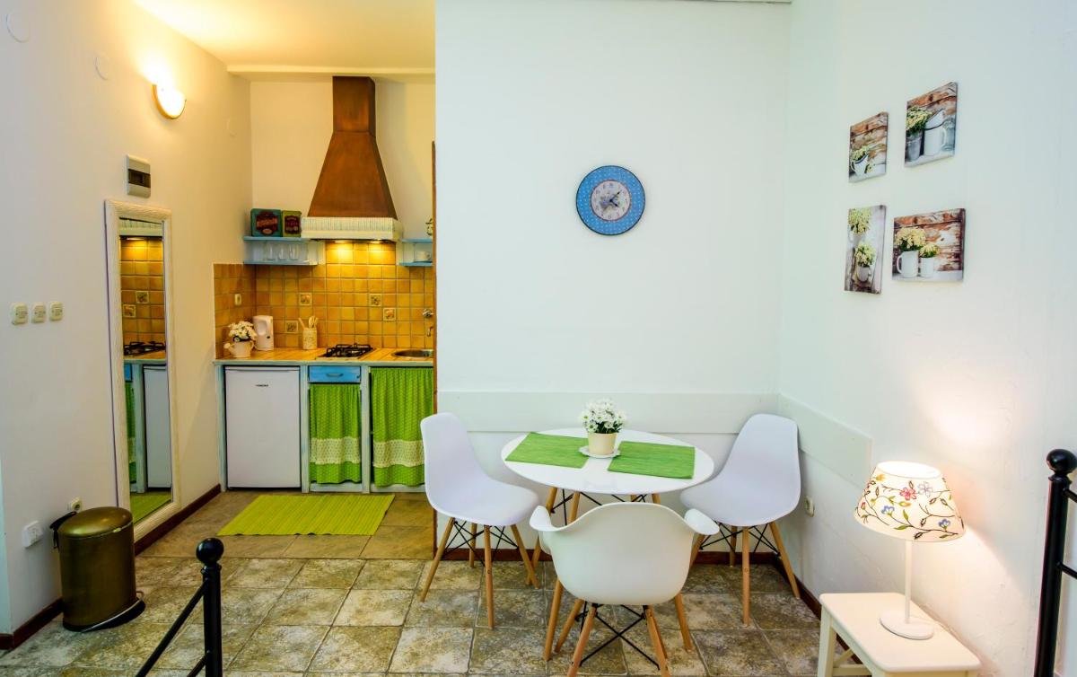 Rustica Apartments - Housity