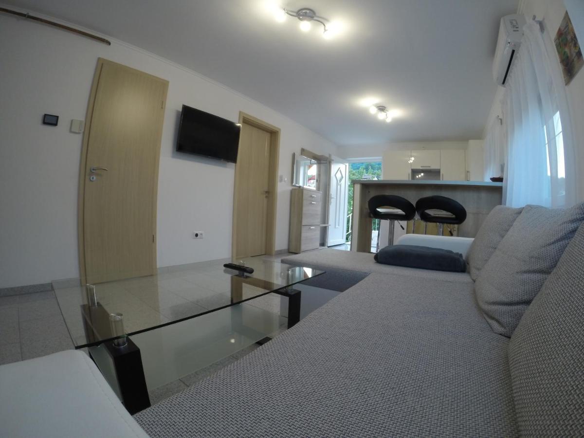 Mandula Apartmanok - Housity