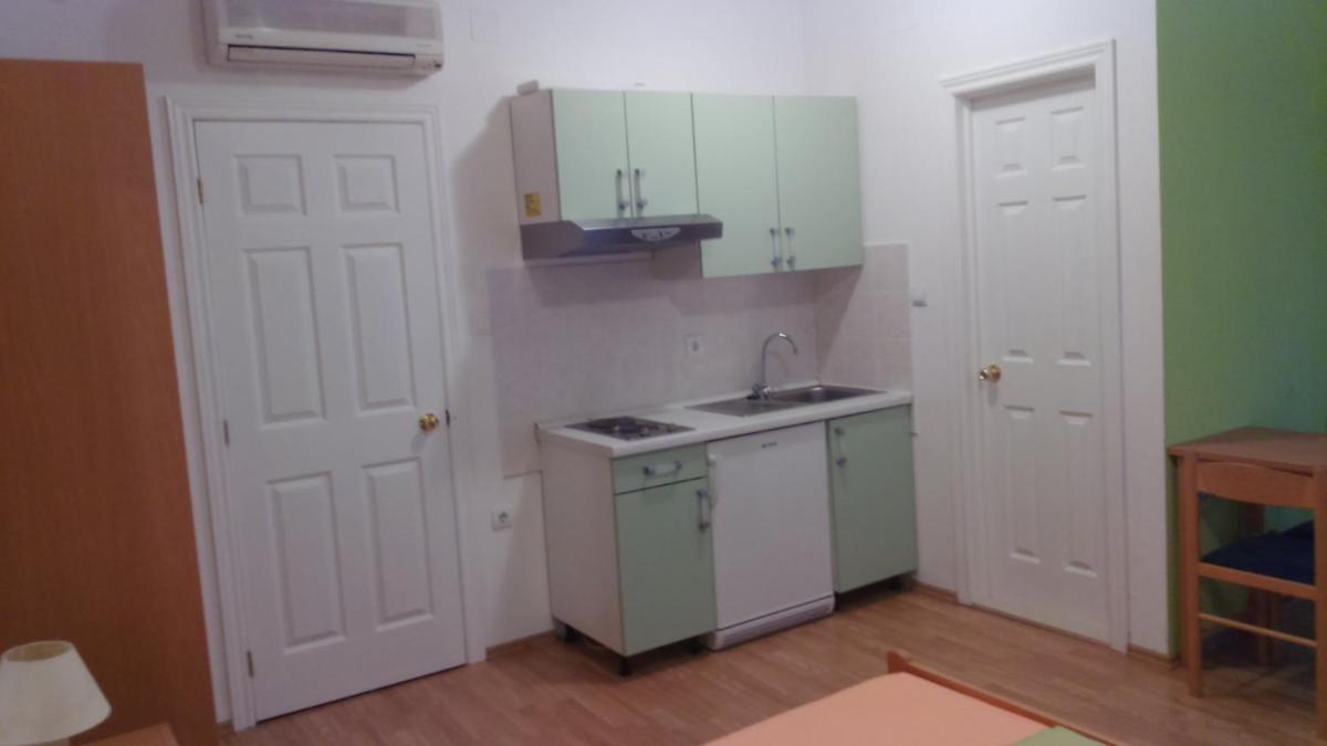 Apartments Makarska - Housity