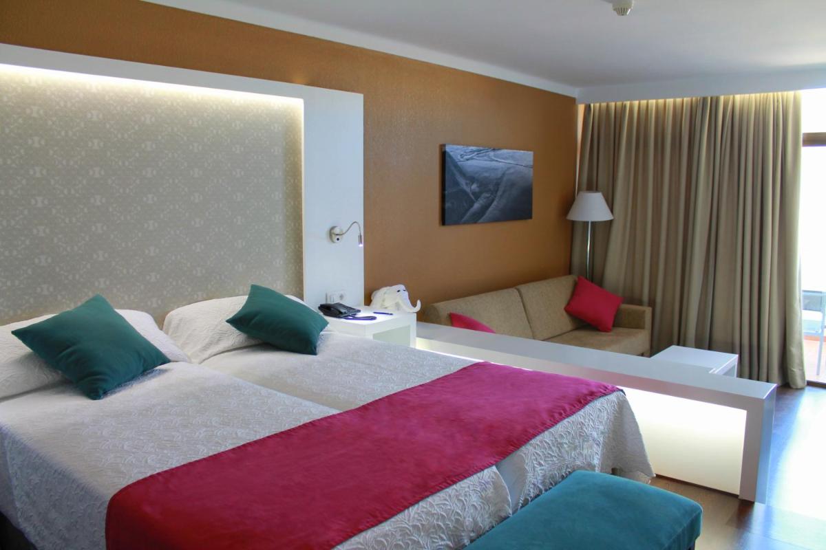 Cama o camas de una habitación en Hotel Beatriz Playa & Spa