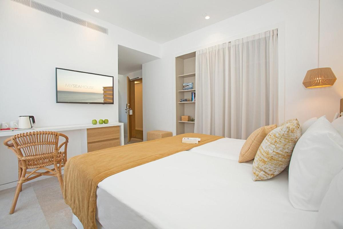 Cama o camas de una habitación en Myseahouse Flamingo - Adults Only 4* Sup