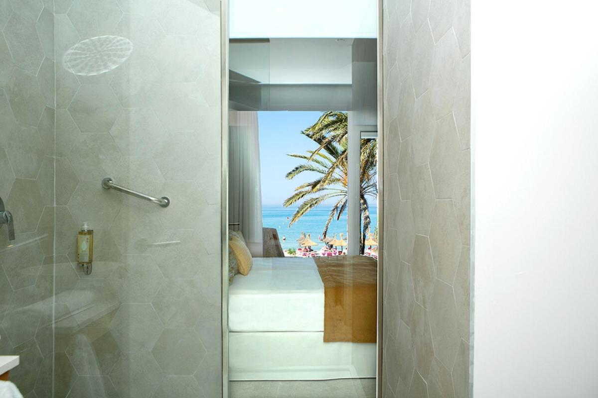 Un baño de Myseahouse Flamingo - Adults Only 4* Sup