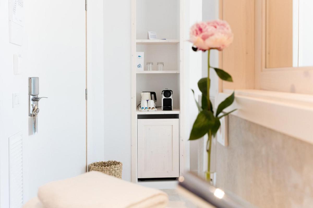 Una cocina o zona de cocina en Myseahouse Flamingo - Adults Only 4* Sup