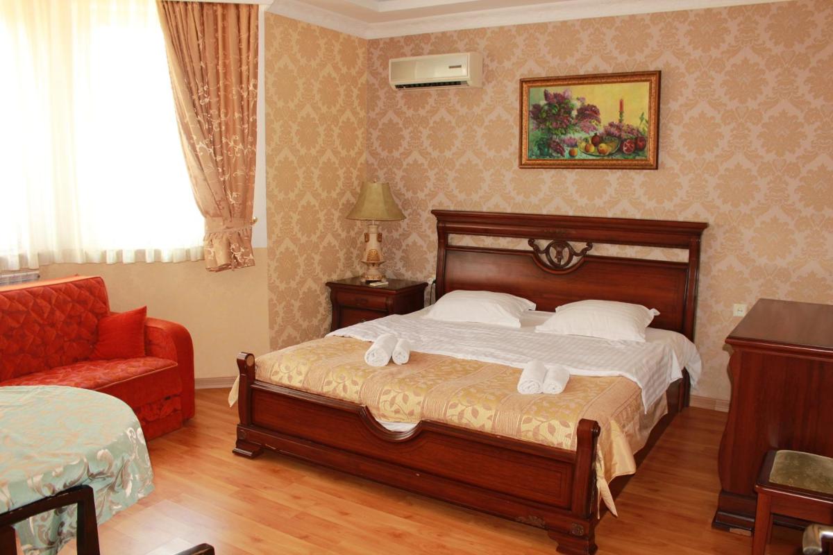 Hotel Elegant Garden - Housity