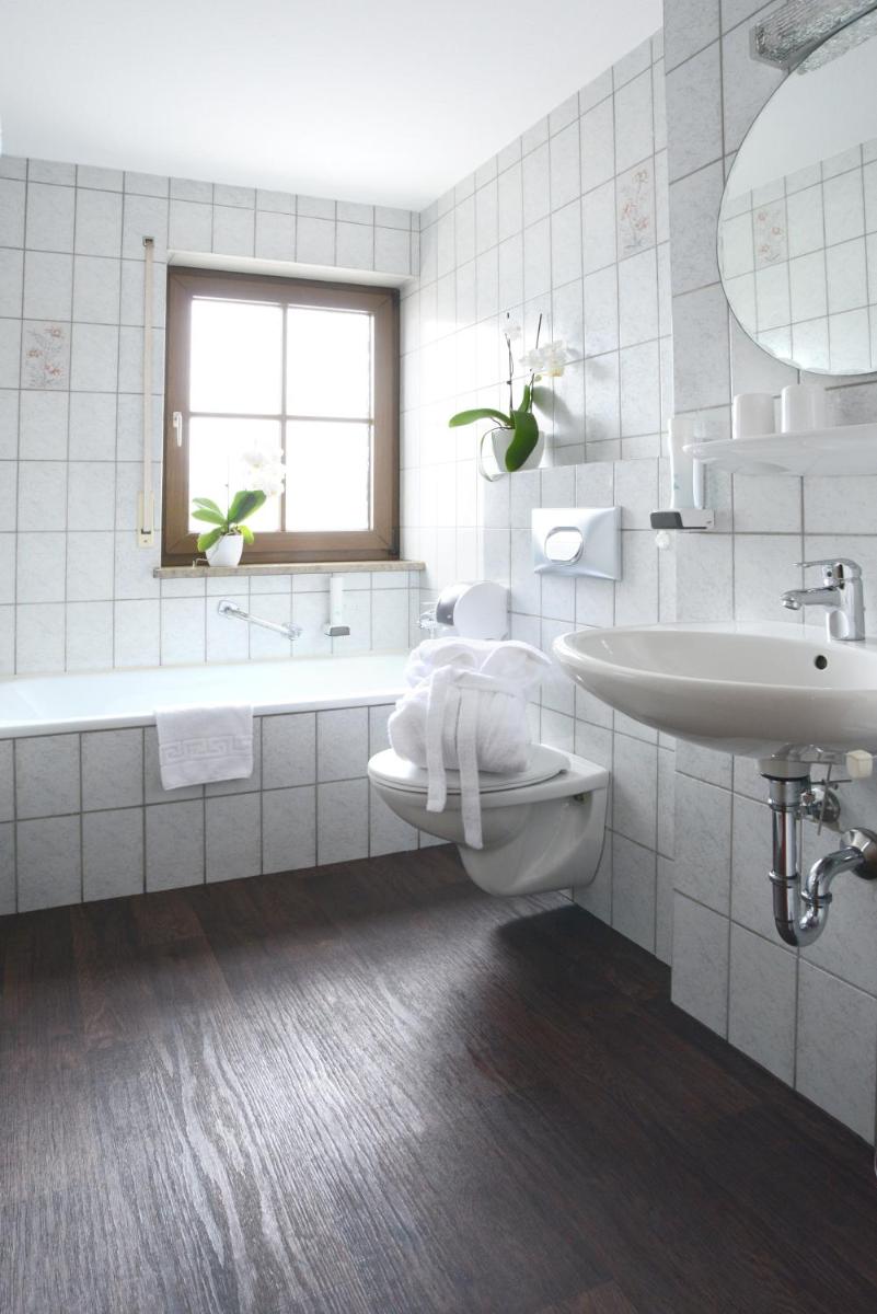 Hotel Jägerhof - Housity