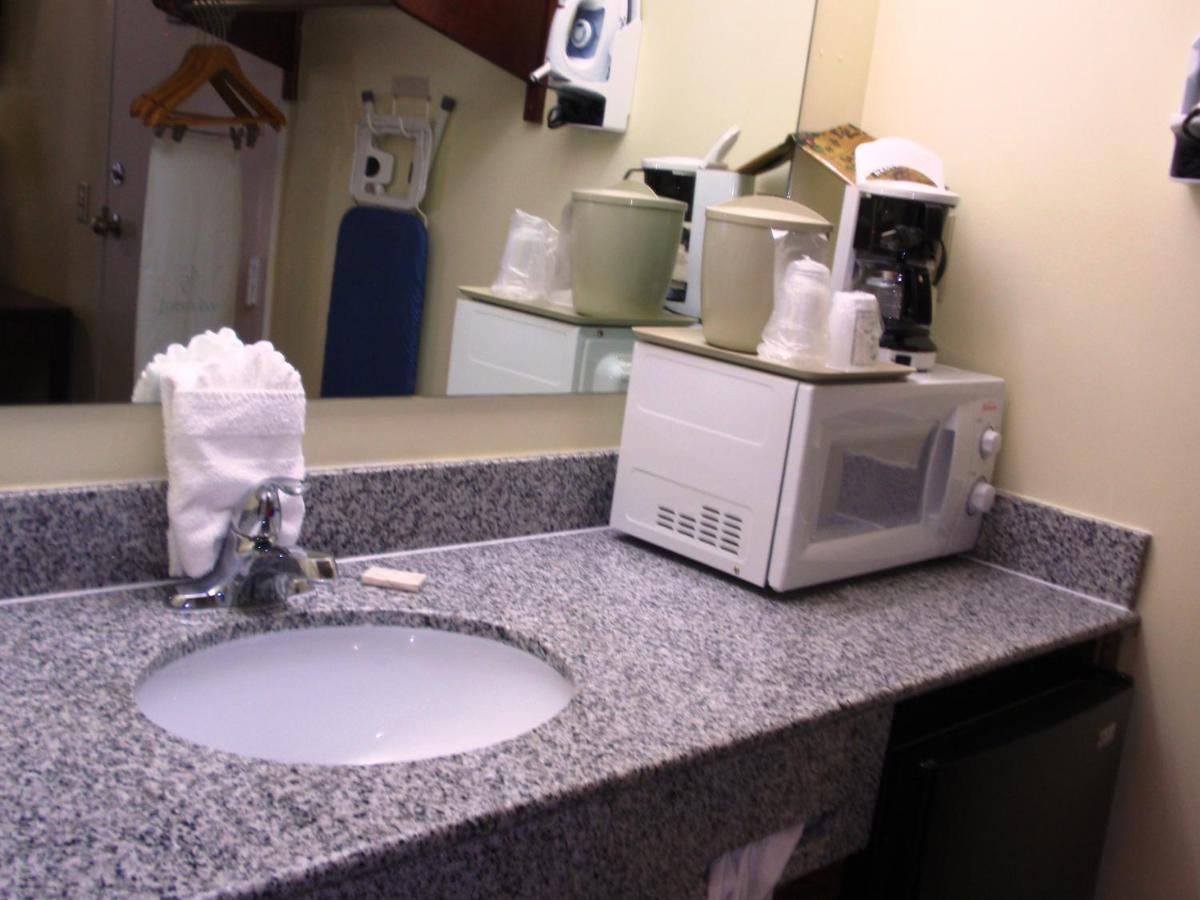 Jameson Inn - Perry - Housity
