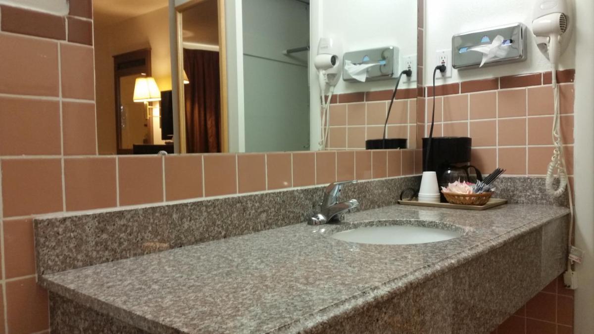 American Inn Of Liberal - Housity