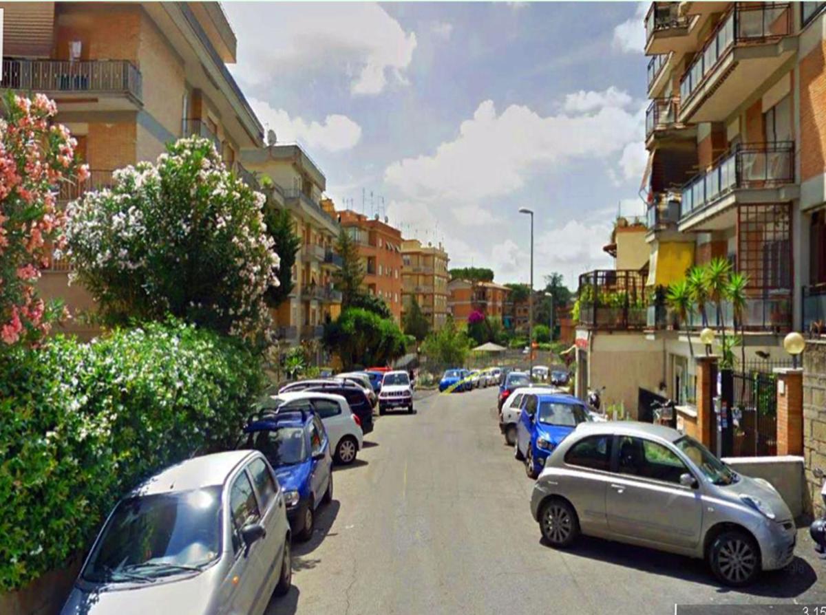 Soleggiato Appartamento Battistini - Housity