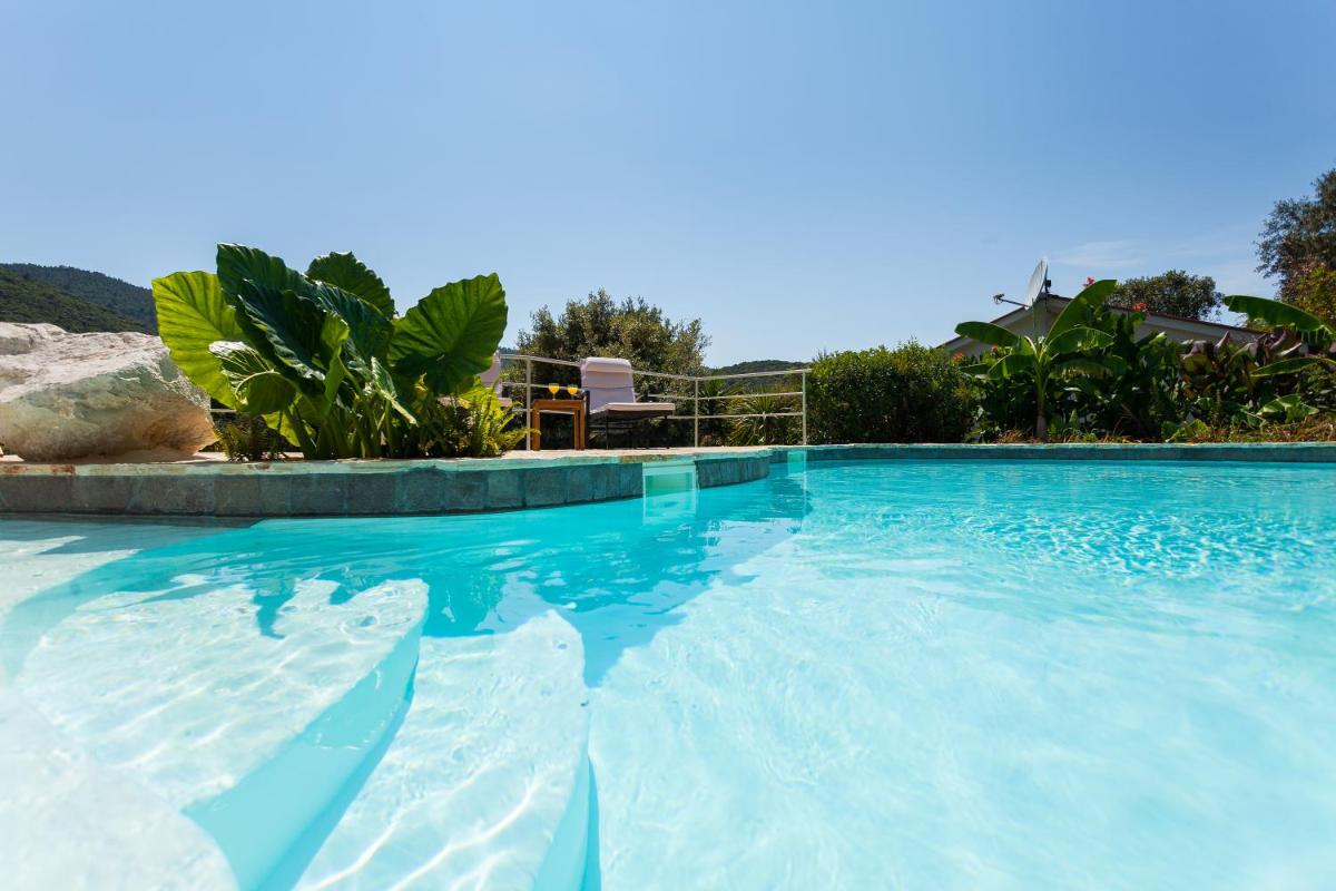 Relax tiny villas 40 meters of the beach - Hizvo