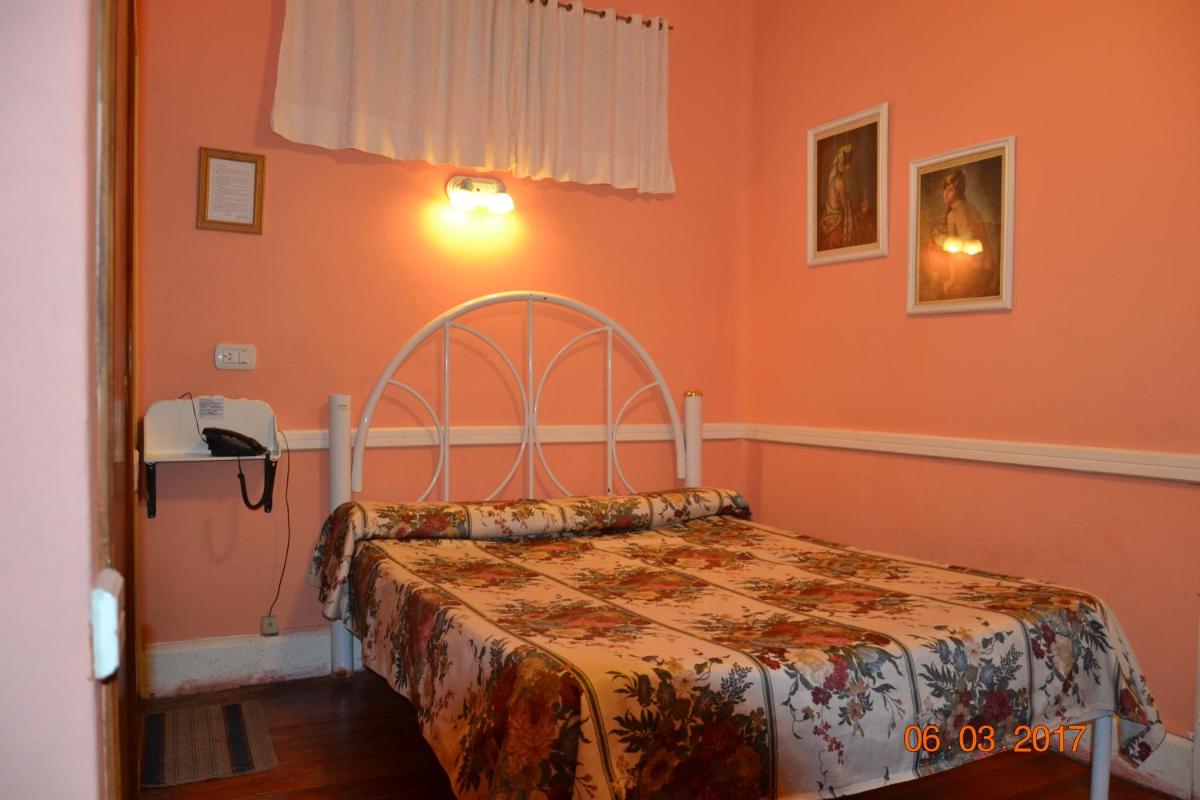 Hotel Victoria - Housity