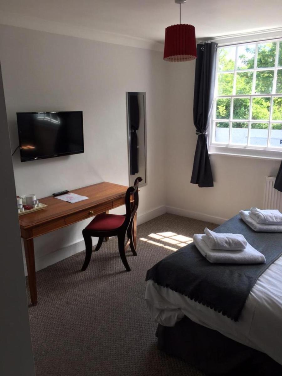 The Red Lion - Housity