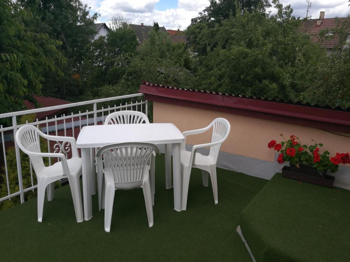 Apartman v zahrade - Housity
