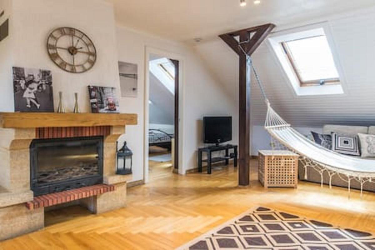 Old Riga Romantic Loft - Housity