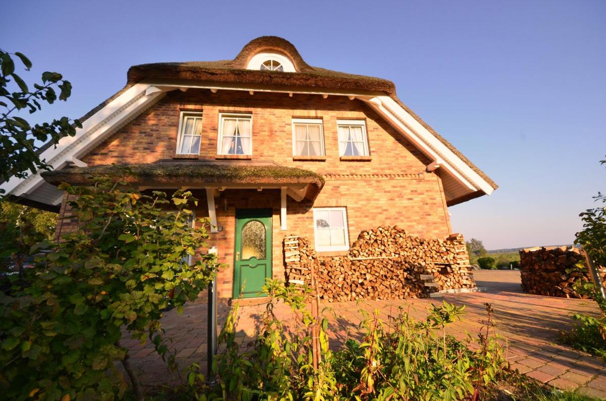 Reet Hausteile Sonnenkliff und Kamp - Housity