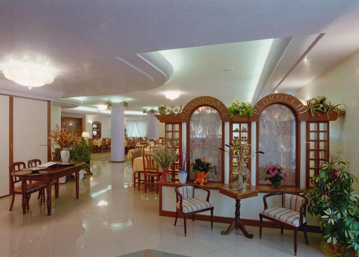 Hotel Ristorante Pedrocchi - Housity
