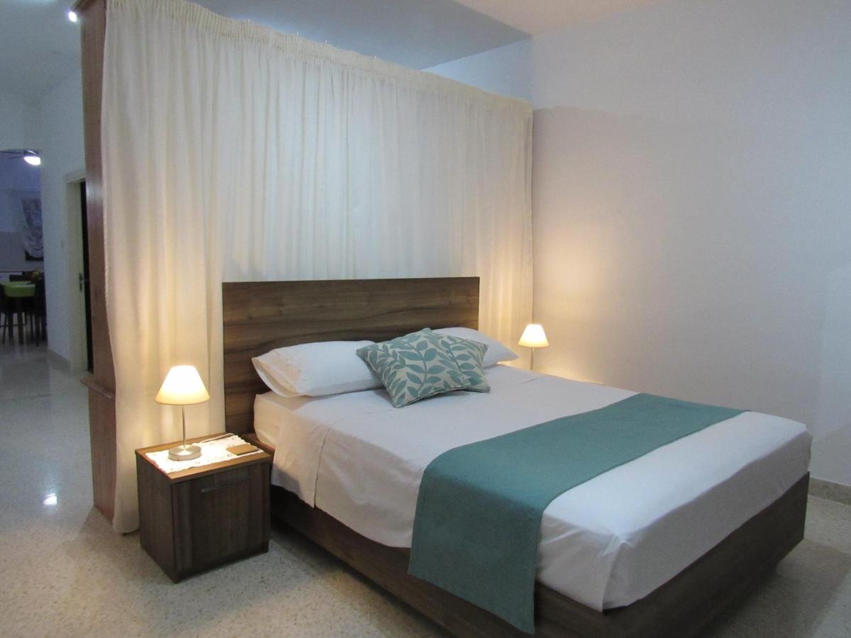 Suitetrails - Central Studio Apartment