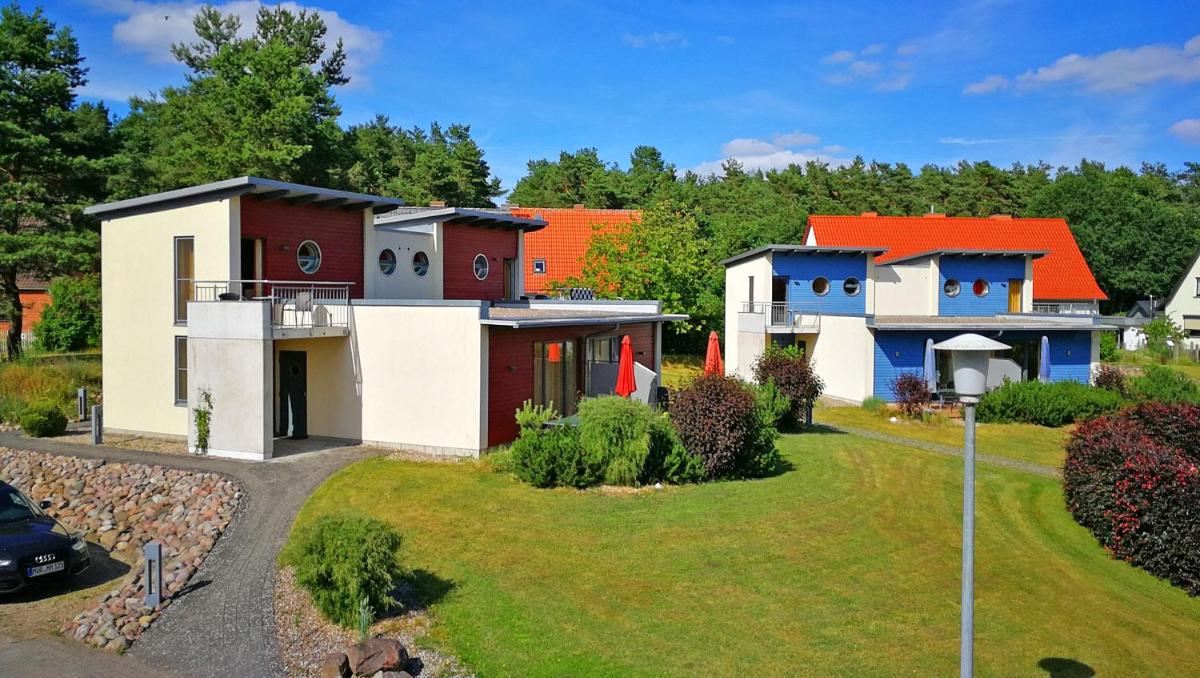 Marina Eldenburg - Ferienhäuser und Bootsverleih am Tor zur Müritz - Hizvo