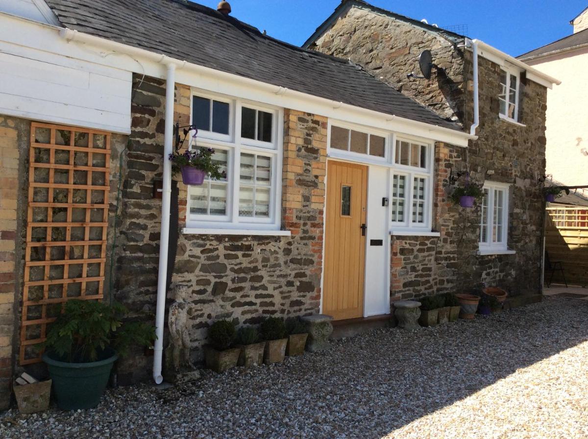 teapot cottage - Housity