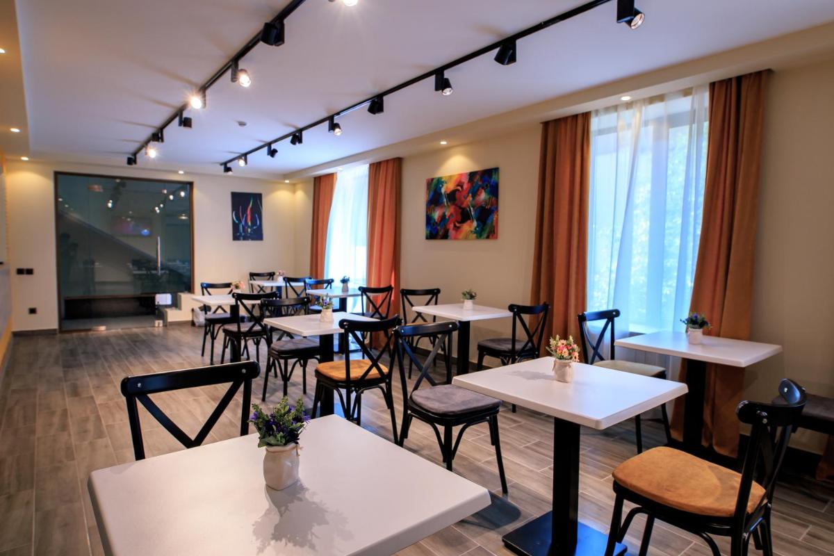 Hotel Georgian Holiday - Housity