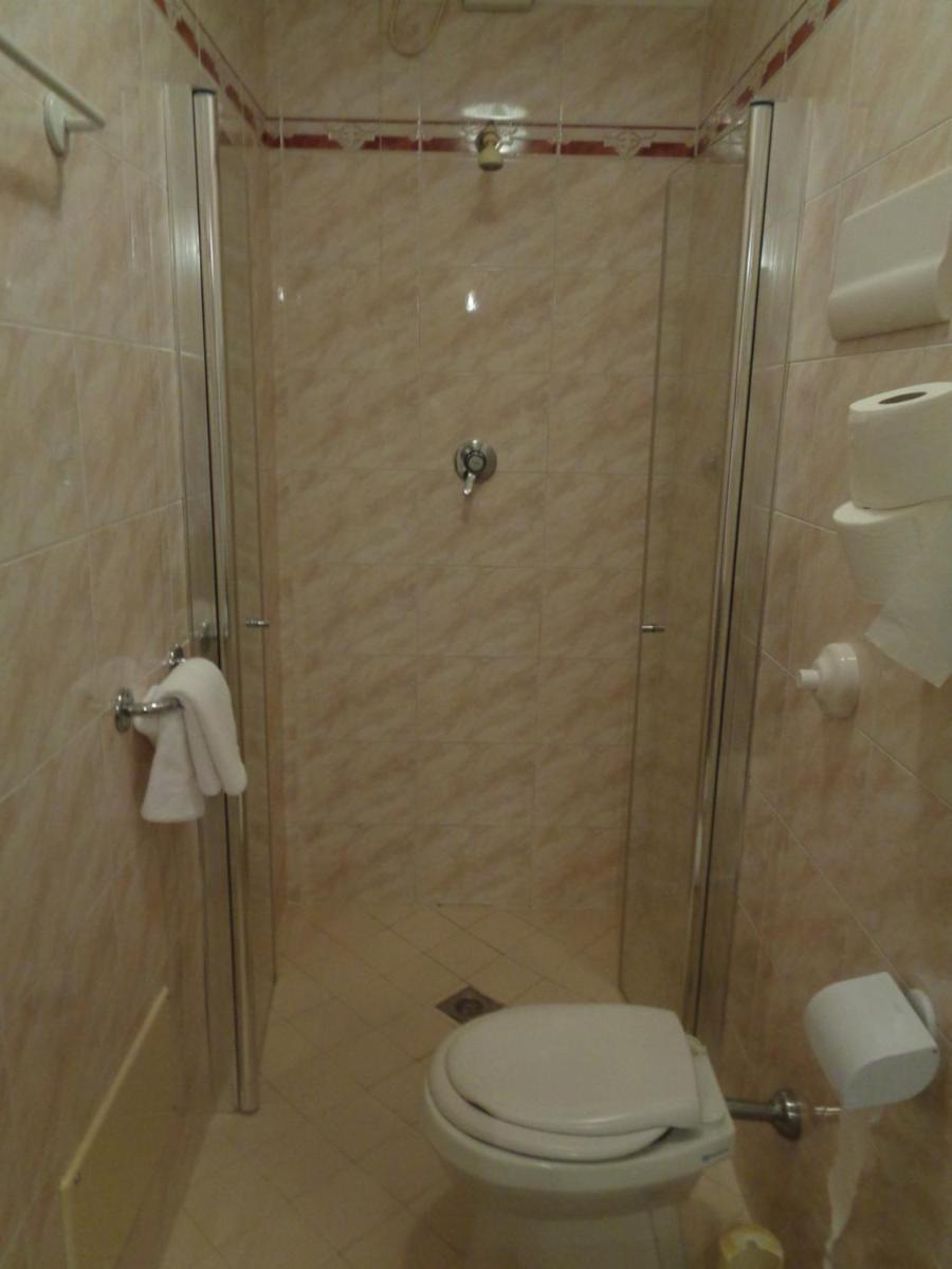 Hotel Continental - Housity