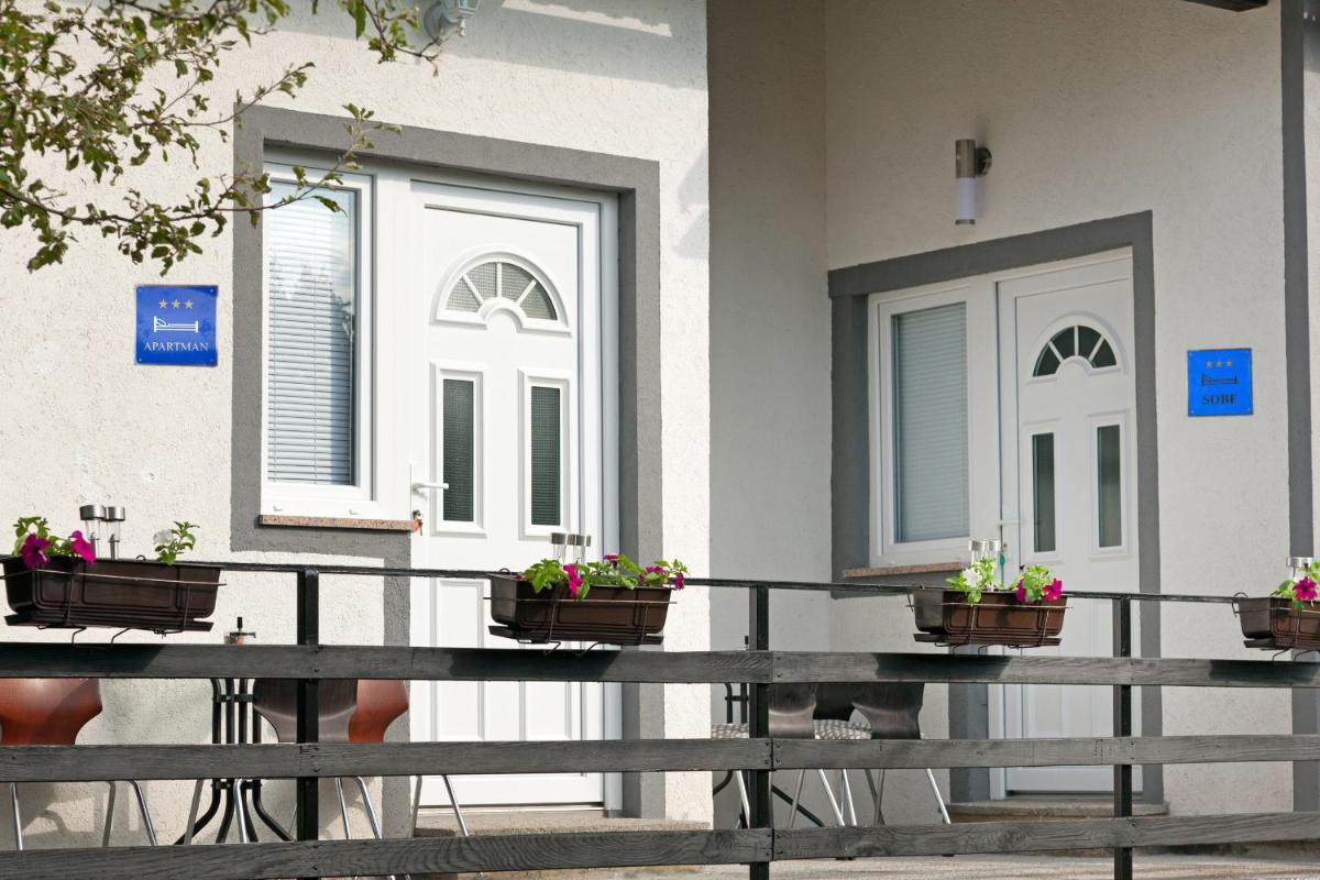 Apartment & Room TOMA - Housity