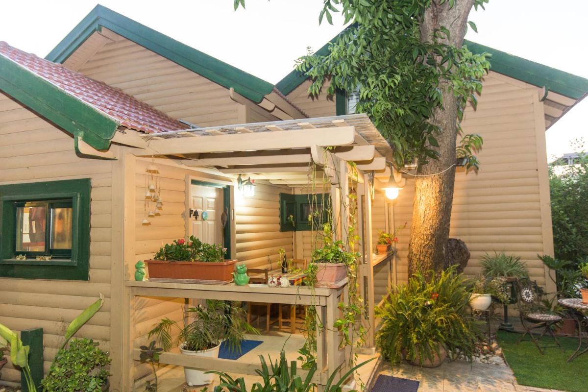 Leyad Hashmura Lodging - Housity