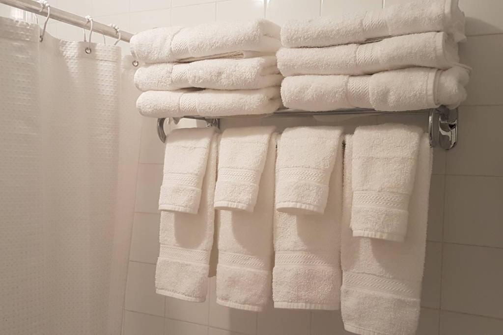 2-Bedroom Apartment Sweet #1 by Amazing Property Rentals - Housity