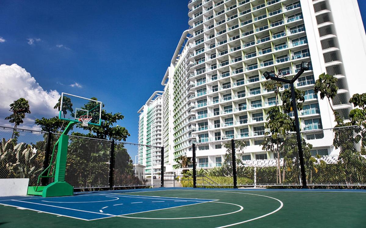 Azure Urban Resort Staycation in Manila - Housity