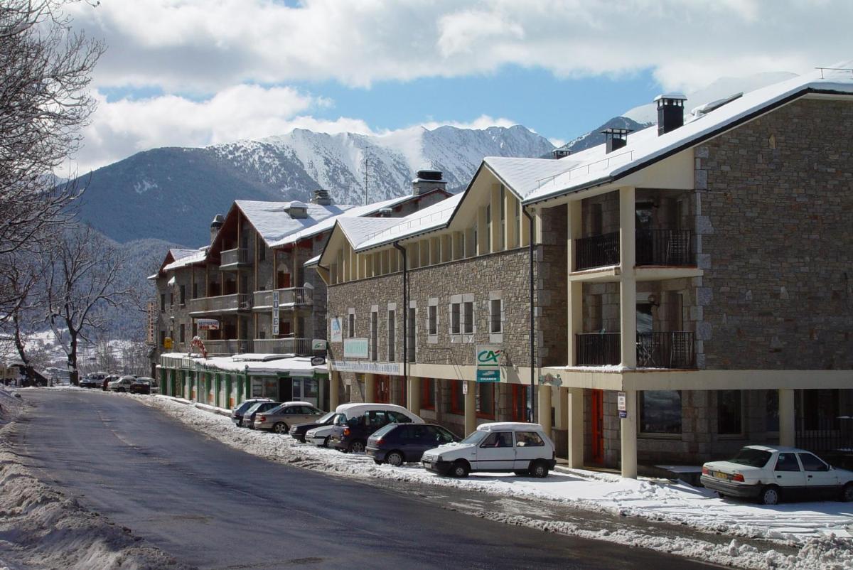 Vue générale sur la montagne ou vue sur la montagne depuis l'hôtel