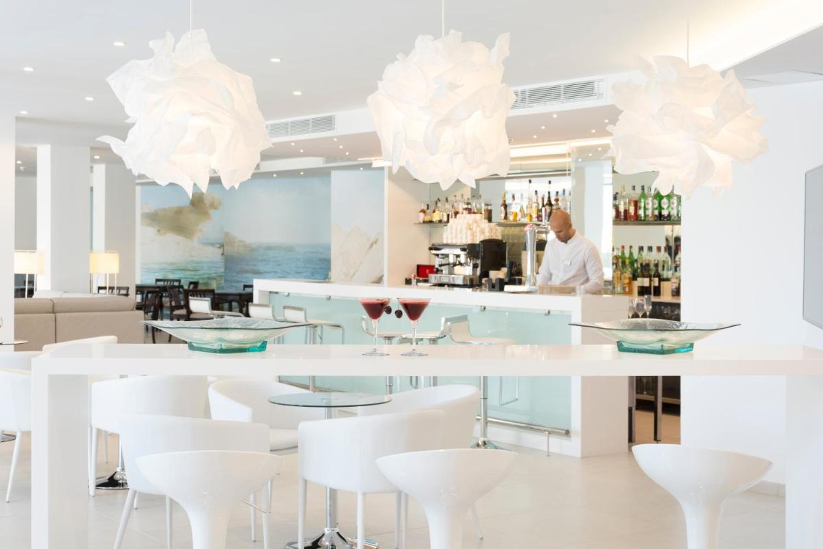 Bebidas en Reverence Mare Hotel - Adults Only