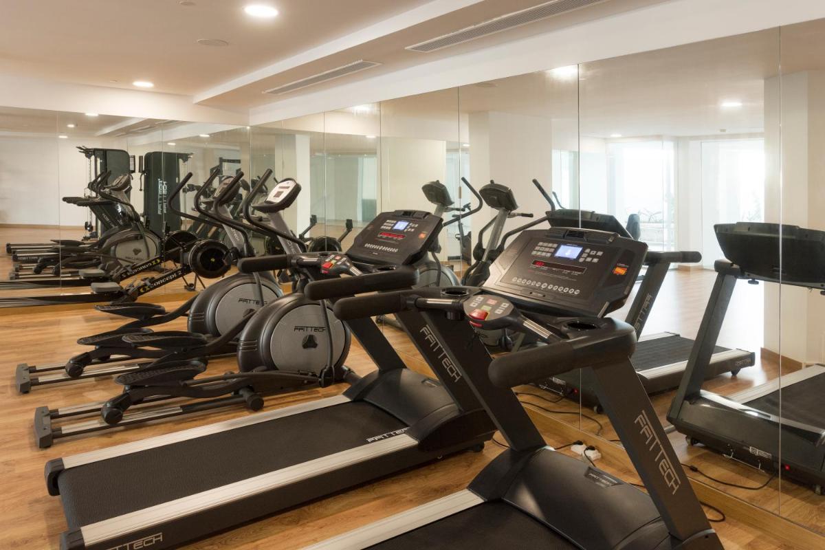 Gimnasio o instalaciones de fitness de Reverence Mare Hotel - Adults Only