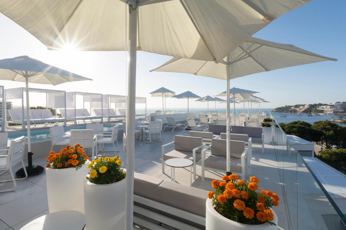 Un balcón o terraza de Reverence Mare Hotel - Adults Only