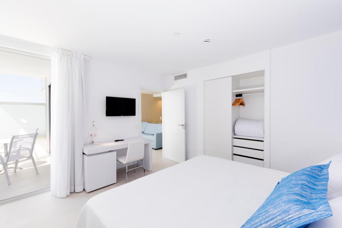 Cama o camas de una habitación en Reverence Mare Hotel - Adults Only