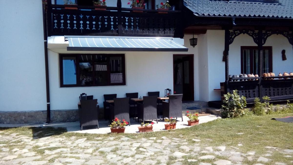 Bed & Breakfast Popamuseum Tarpesti strada Muzeului nr 28 - Housity