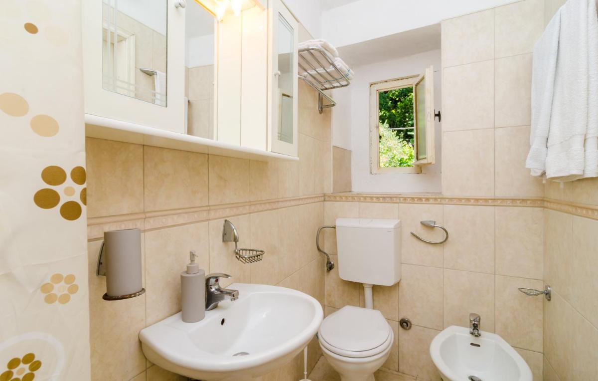 Apartments in Rustic House - Hizvo