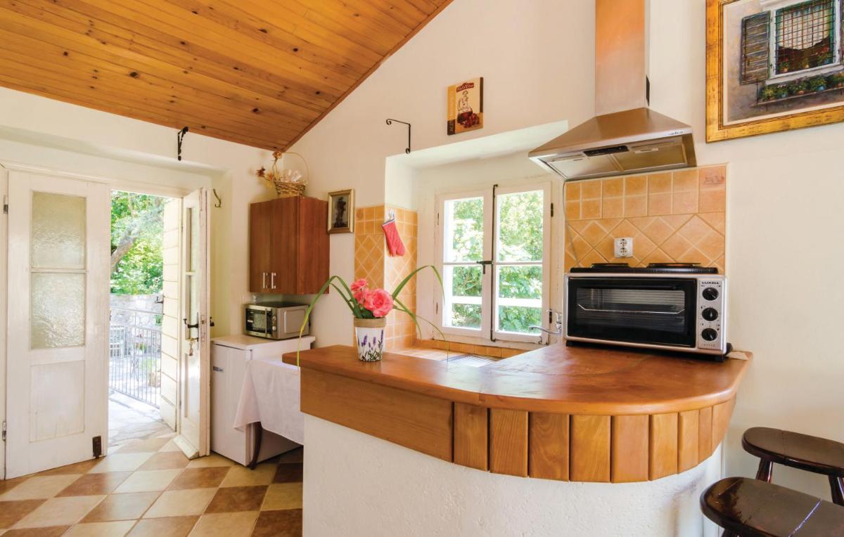 Apartments in Rustic House - Hizvo