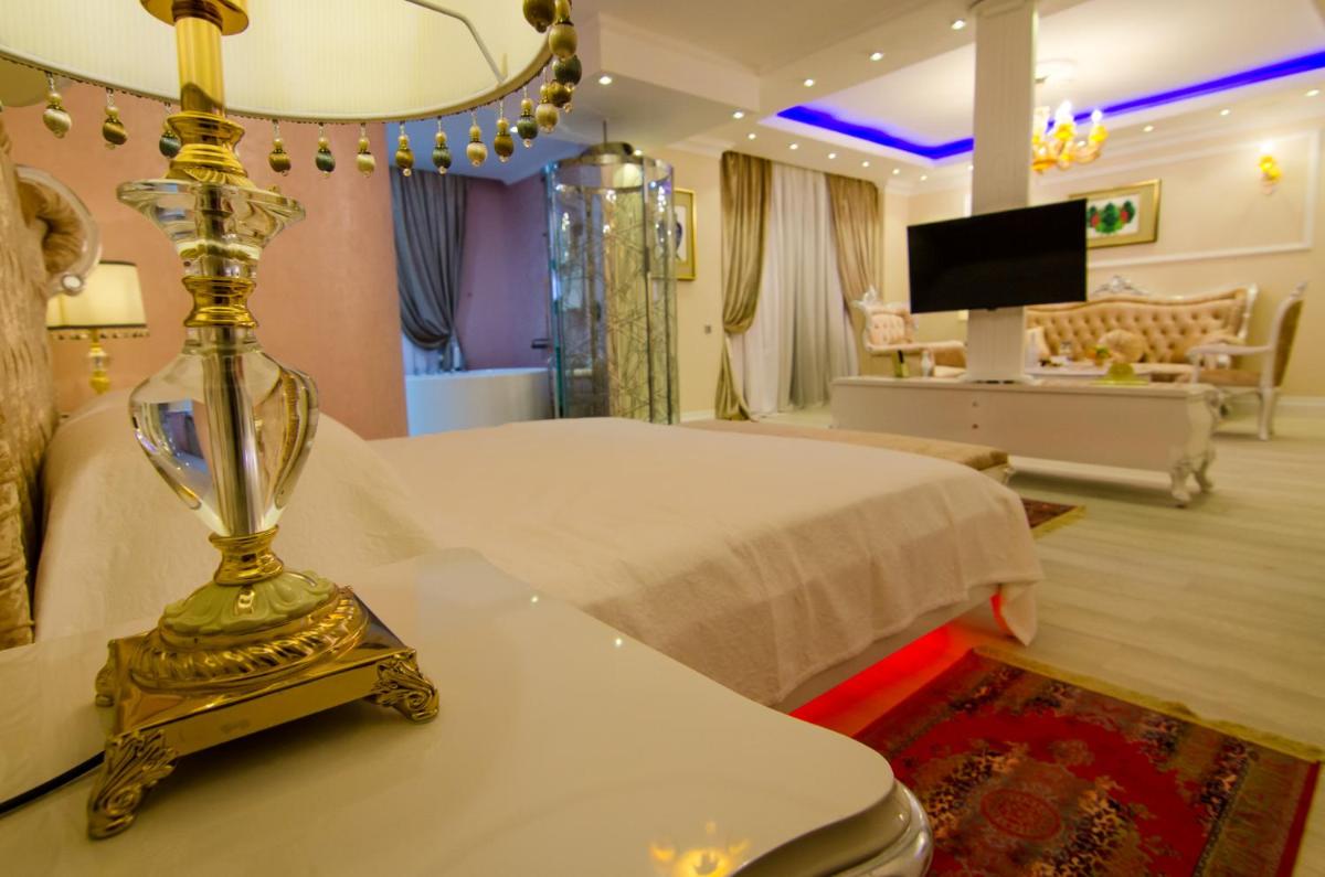 Phoenicia Royal Hotel - Housity