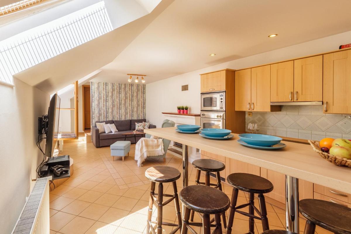 Old Town Charles Apartments - Housity