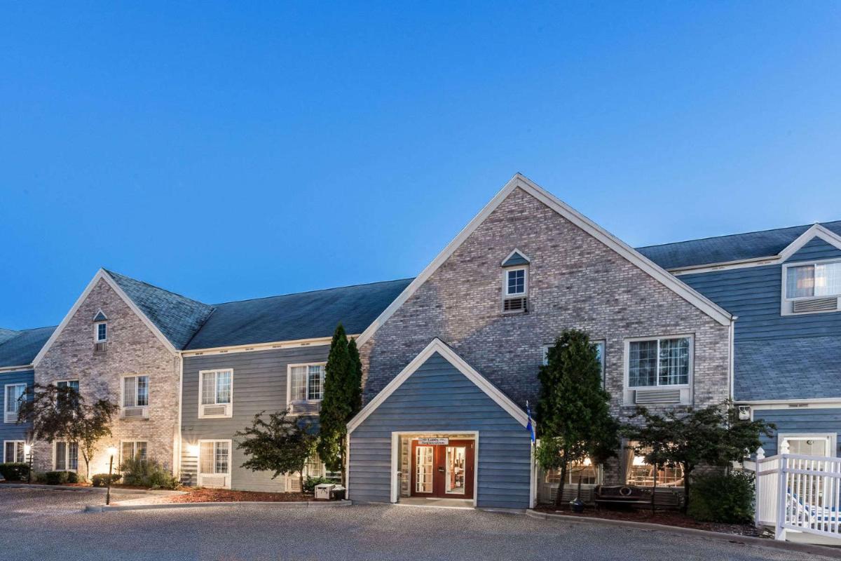 Baymont by Wyndham Mequon Milwaukee Area - Housity