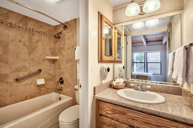 South Lake Tahoe Resort - Steps to Beach & Close to Heavenly - Housity