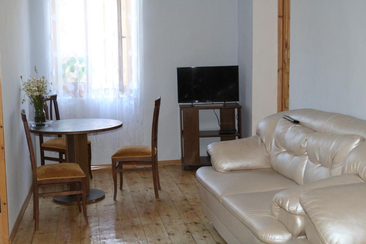 Irina's Guesthouse - Housity