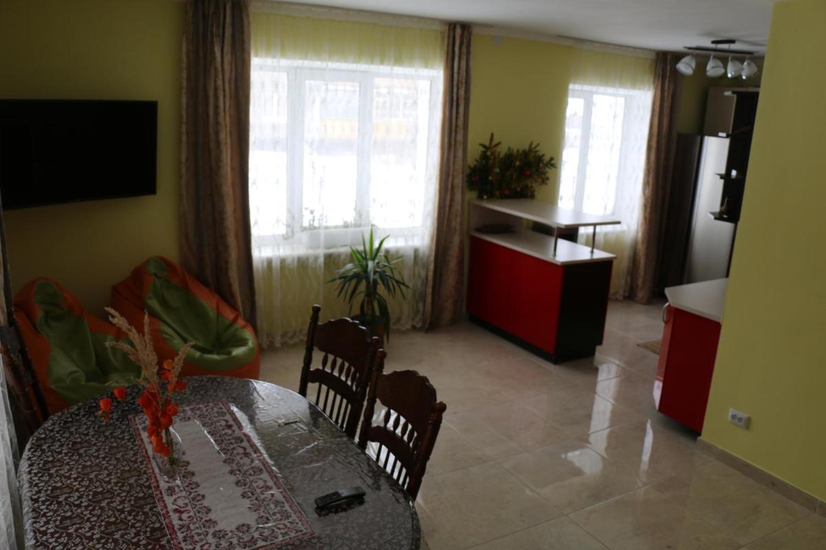 Nadiira - Housity
